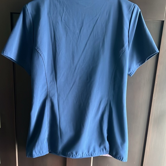 Set of 3 Disney scrub tops, polyester/spandex size small - Picture 4 of 16